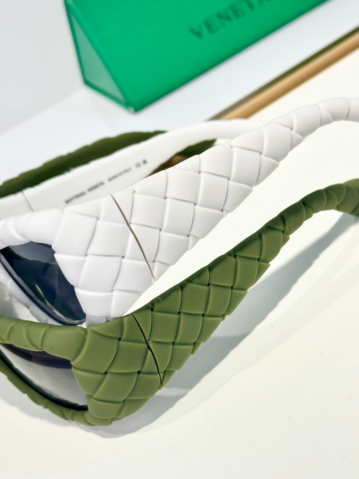 Bottega Veneta BV1303S Green Designer Sunglasses 56-19 mm - detail image 7