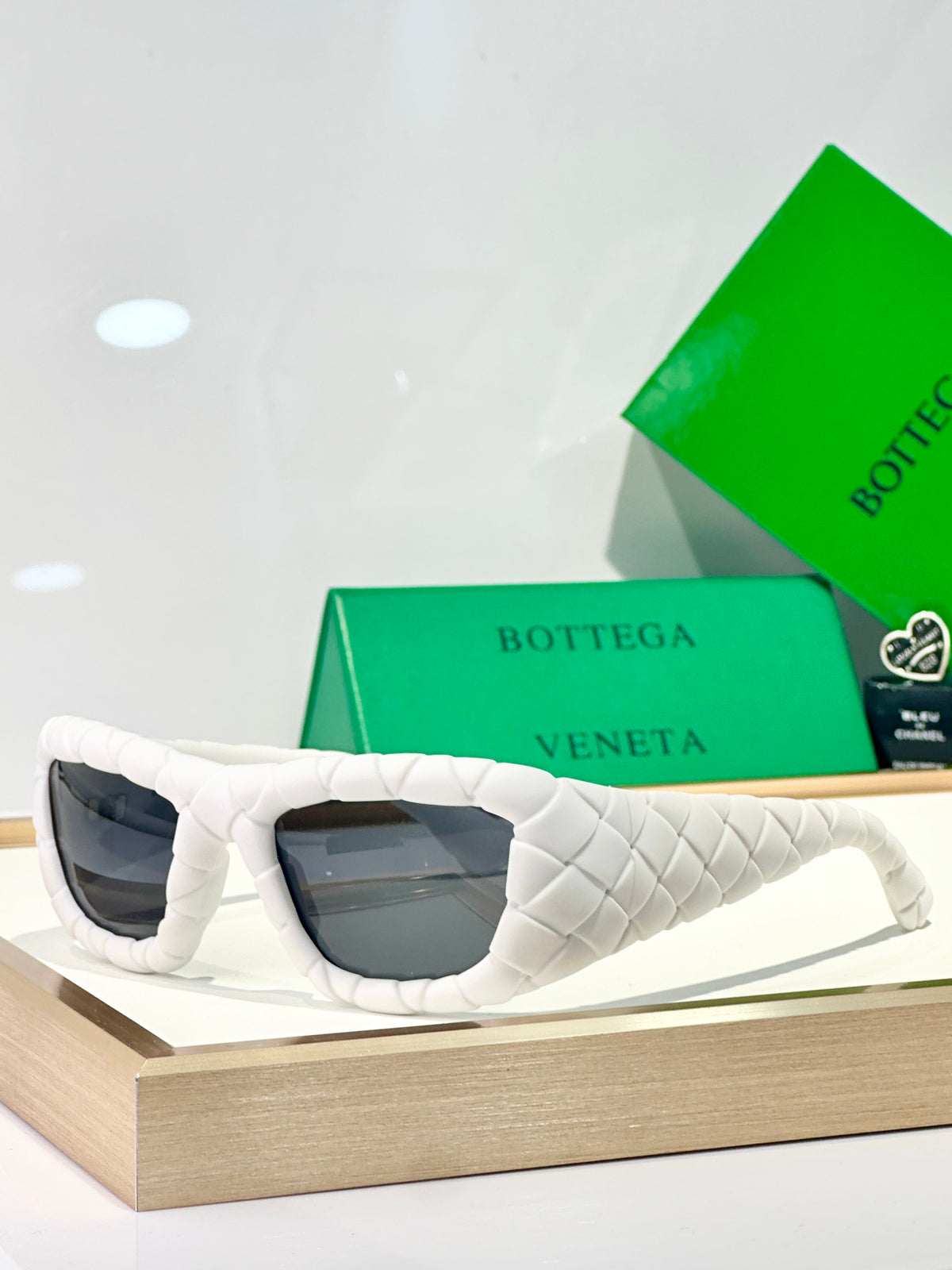 Bottega Veneta BV1303S Green Designer Sunglasses 56-19 mm - detail image 3