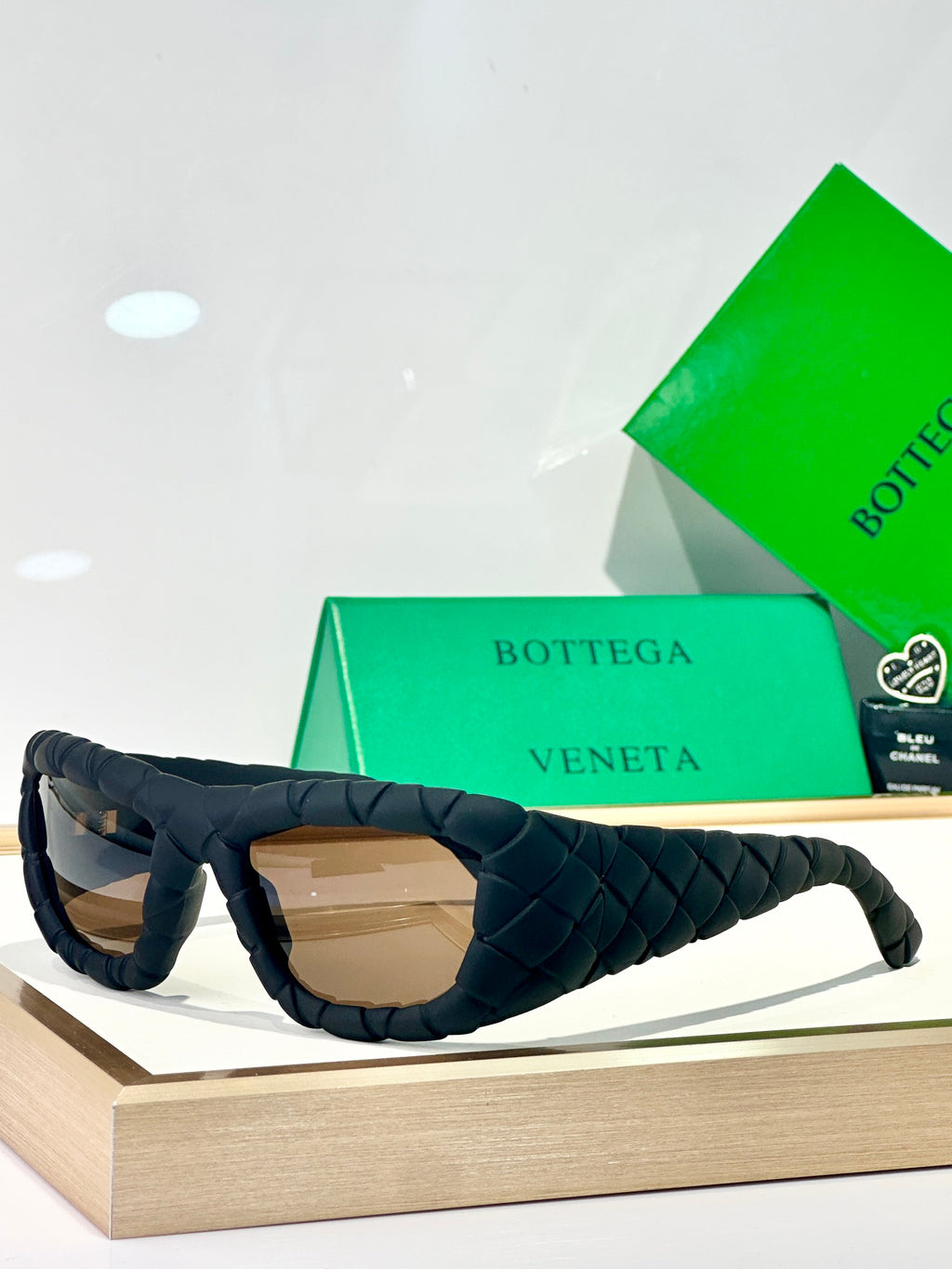 Bottega Veneta BV1303S Green Designer Sunglasses 56-19 mm - detail image 4