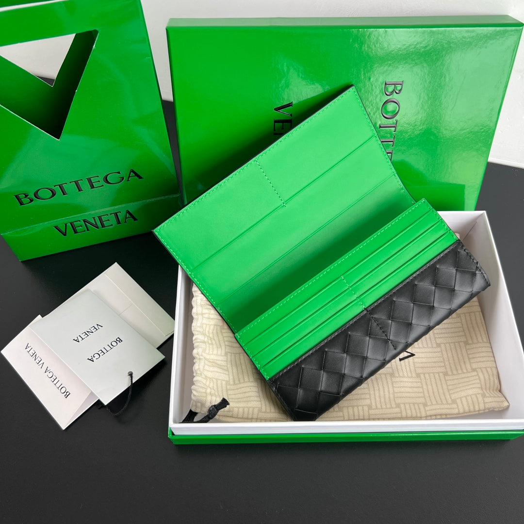 Bottega Veneta Green Designer Wallet Edition 8