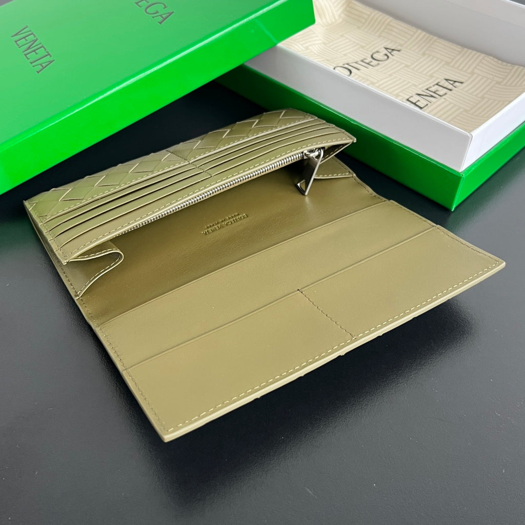 Bottega Veneta Gold & Olive Green Designer Wallet - detail image 5