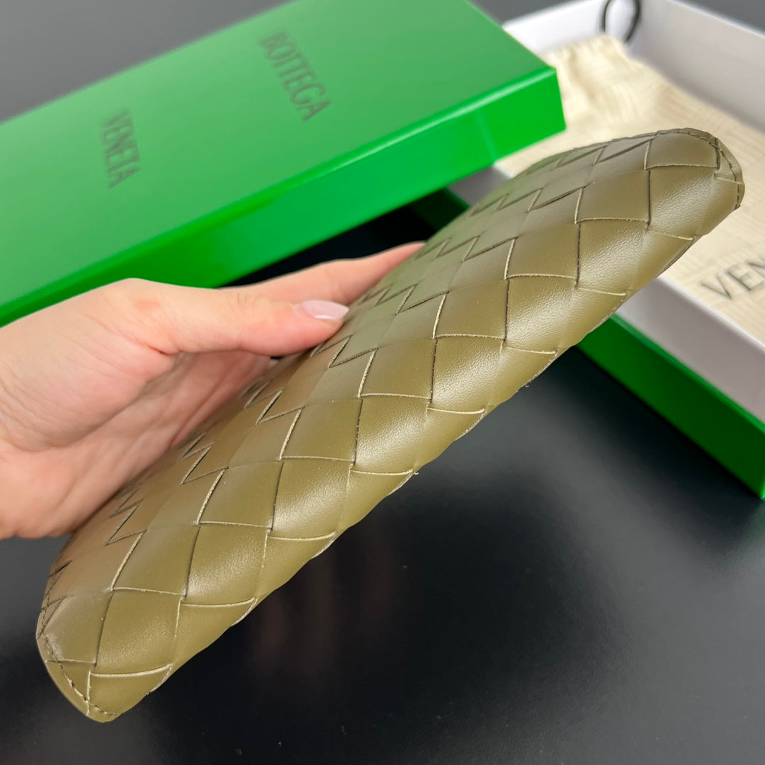 Bottega Veneta Gold & Olive Green Designer Wallet - detail image 4