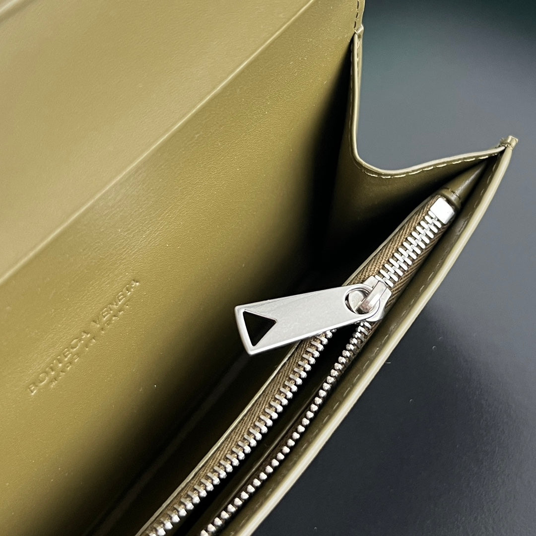 Bottega Veneta Gold & Olive Green Designer Wallet - detail image 7
