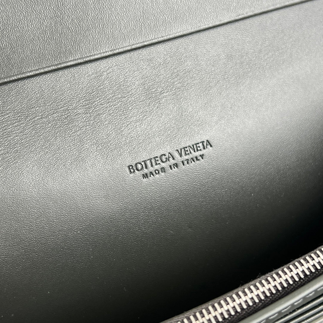 Bottega Veneta Charcoal Gray Designer Wallet Edition 3 - detail image 8