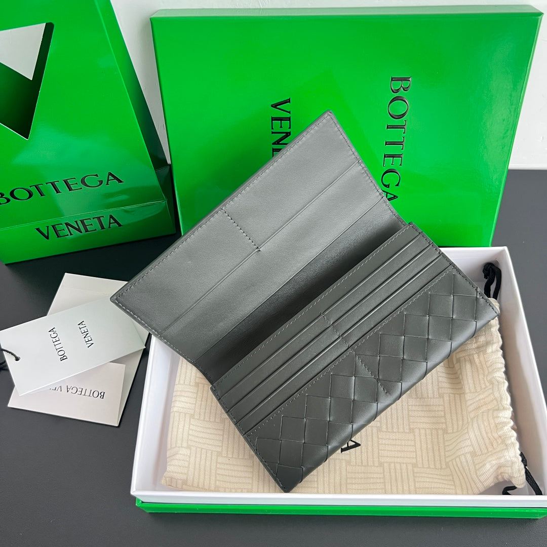 Bottega Veneta Green Designer Wallet Edition 11