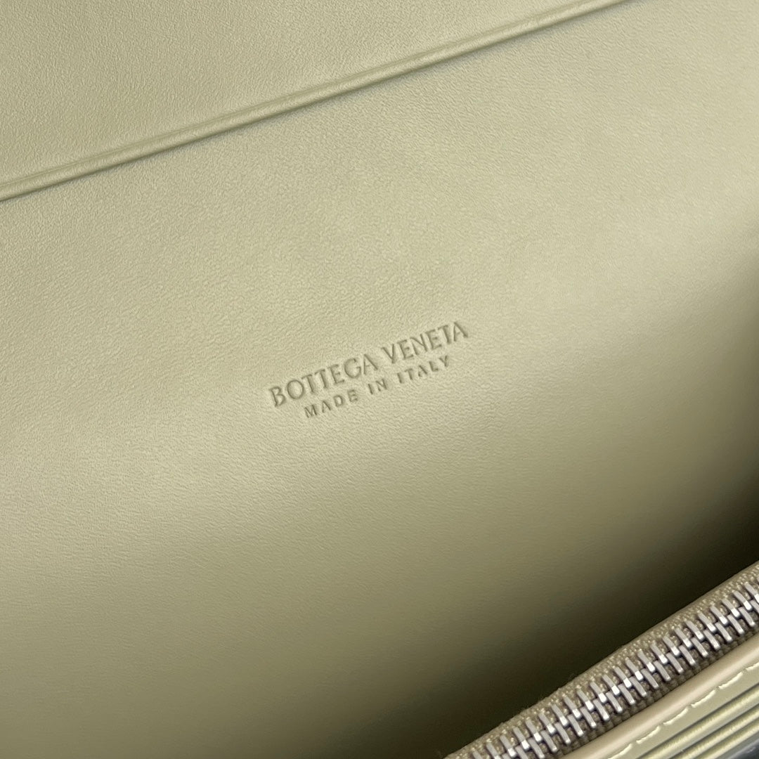 Bottega Veneta Charcoal Gray Designer Wallet - detail image 8