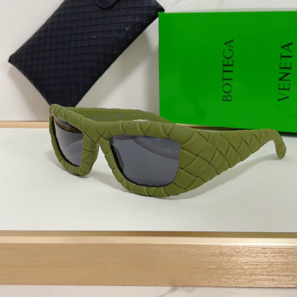 Bottega Veneta BV1303S Green & Rose Gold Designer Sunglasses 56-13-130 mm - detail image 3