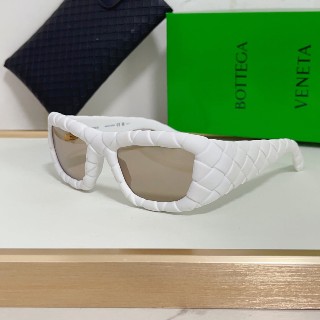 Bottega Veneta BV1303S Green & Rose Gold Designer Sunglasses 56-13-130 mm