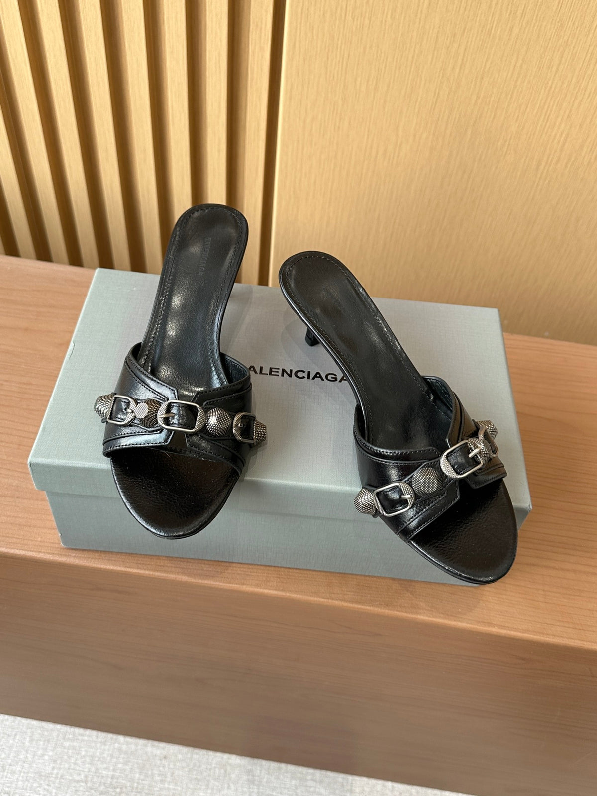 Balenciaga Black & Rose Gold Slides EU 35-39 - detail image 3