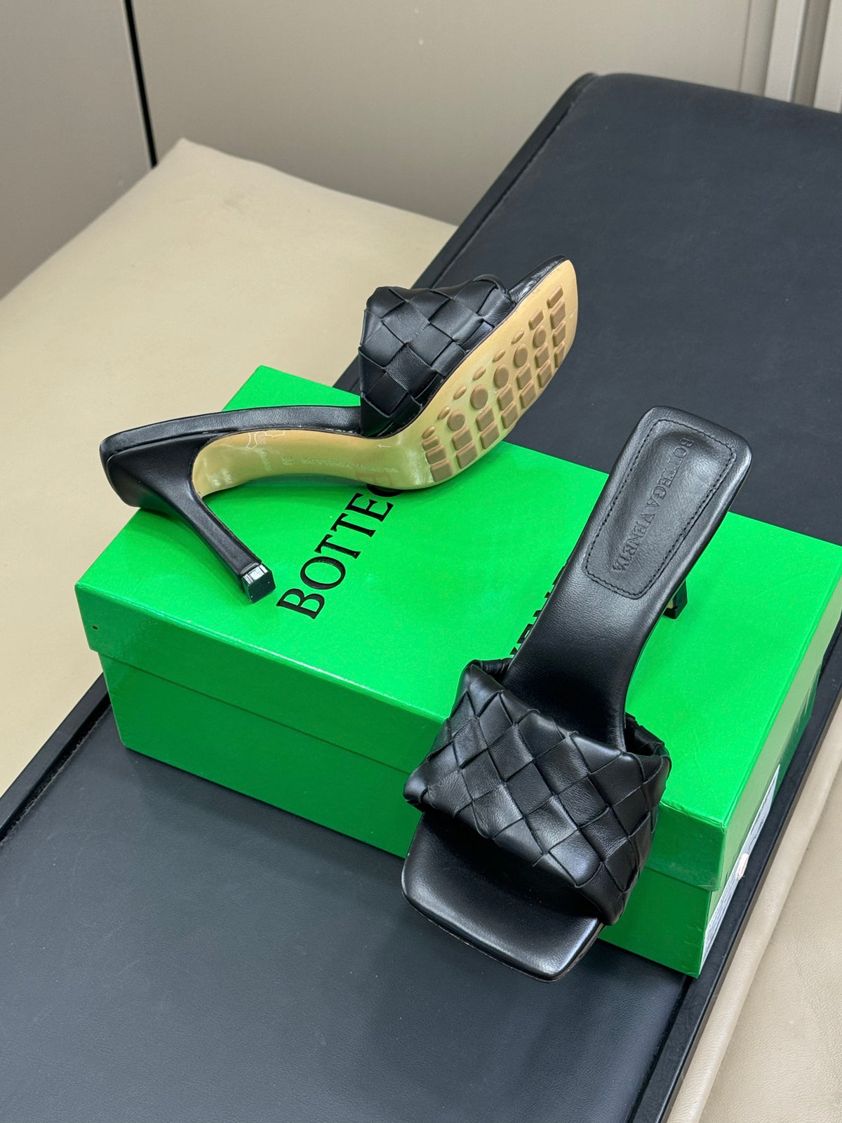 Bottega Veneta Black & Green Flats EU 35-41 Edition 2 - detail image 5