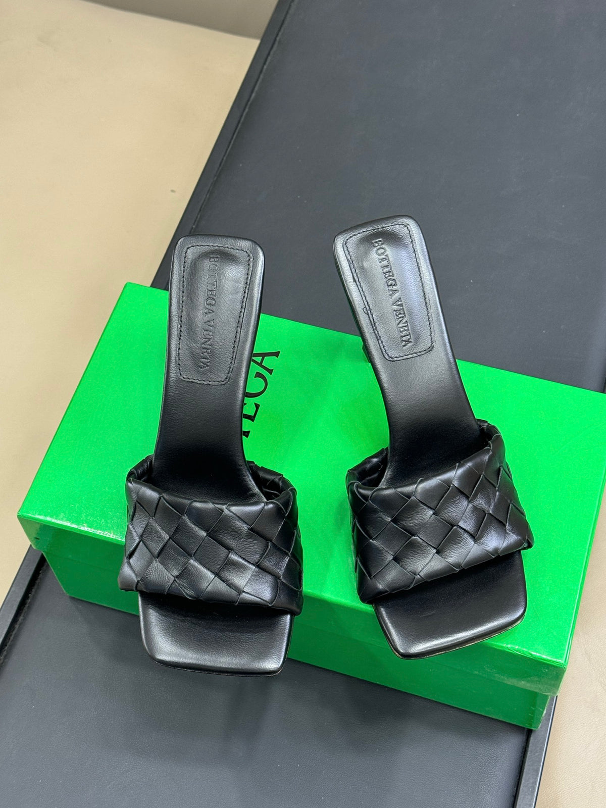 Bottega Veneta Black & Green Flats EU 35-41 Edition 2 - detail image 2