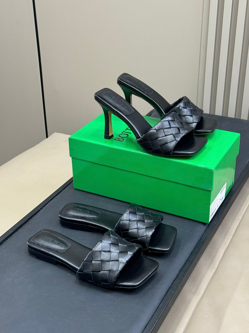 Bottega Veneta Black & Green Flats EU 35-41 Edition 2