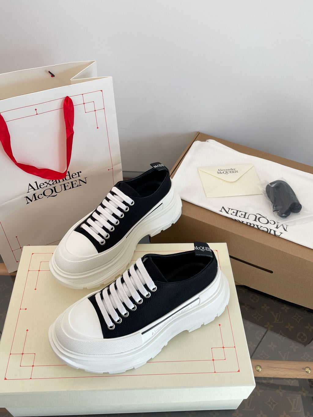 Alexander McQueen Black Designer Shoes Edition 3 - detail image 4