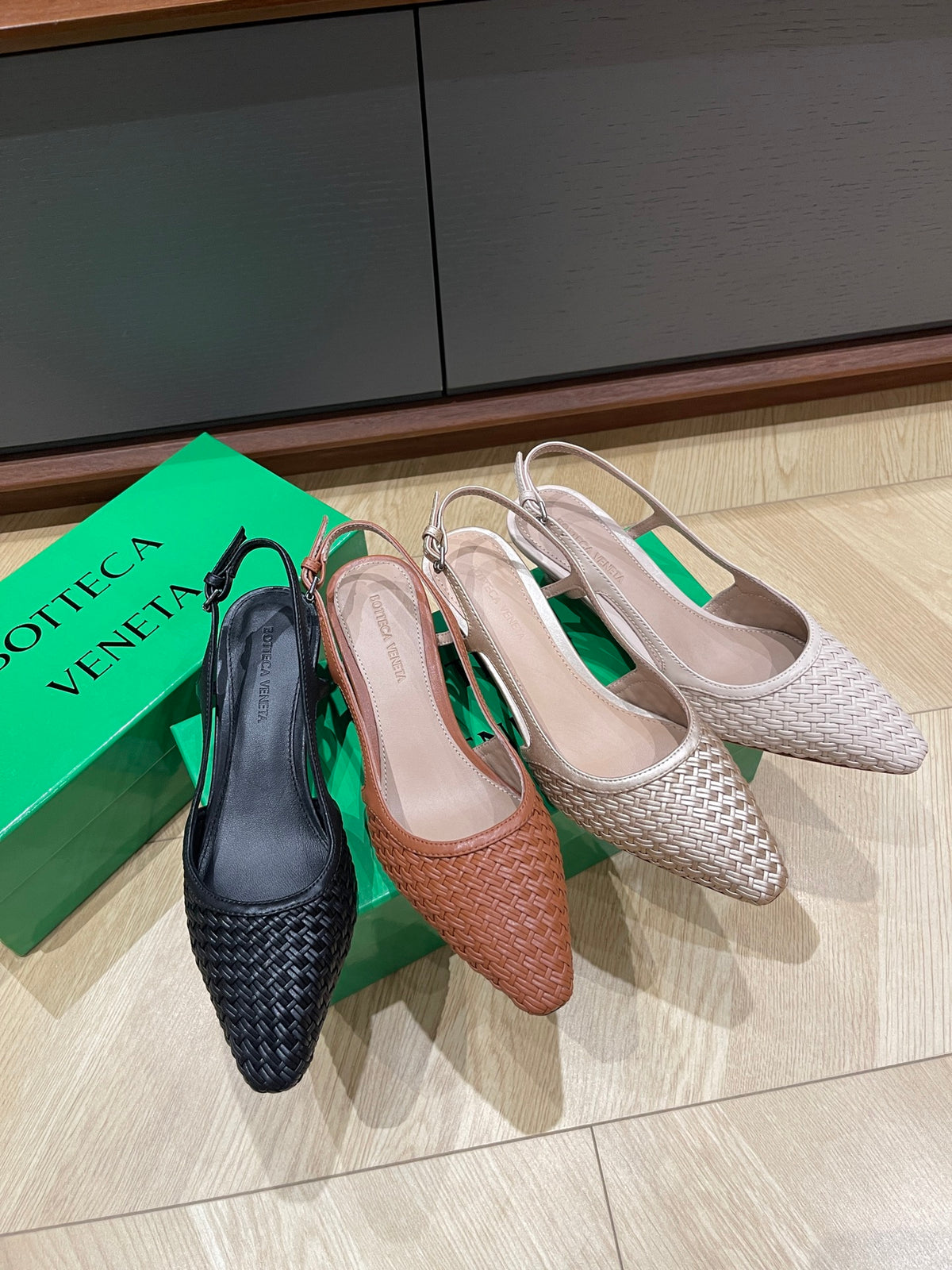Bottega Veneta Black & Green Designer Shoes EU 35-39 Edition 13
