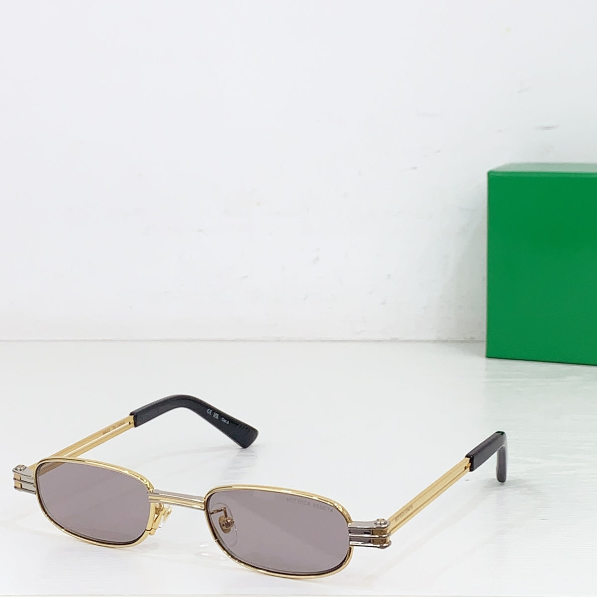 Bottega Veneta BV1381S Green Designer Sunglasses - detail image 5