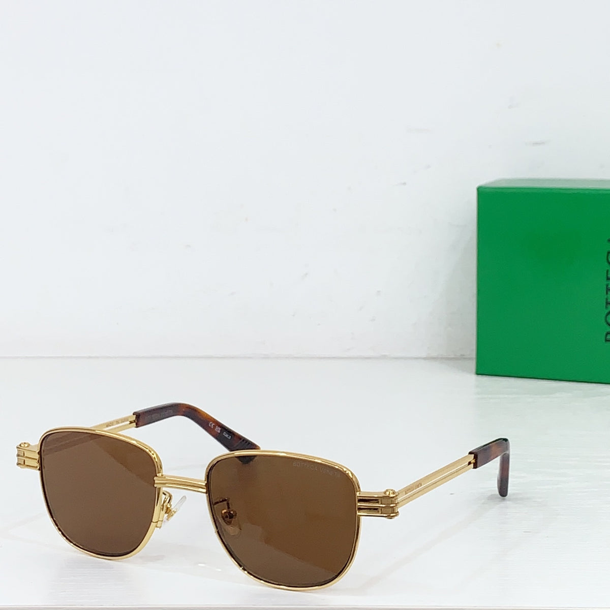 Bottega Veneta BV1380S Green Designer Sunglasses - detail image 6