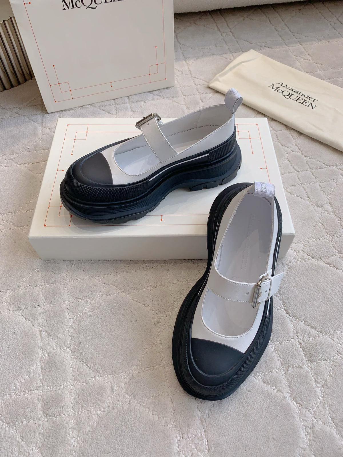Alexander McQueen Black Designer Shoes EU 35-39 Edition 22 - detail image 3