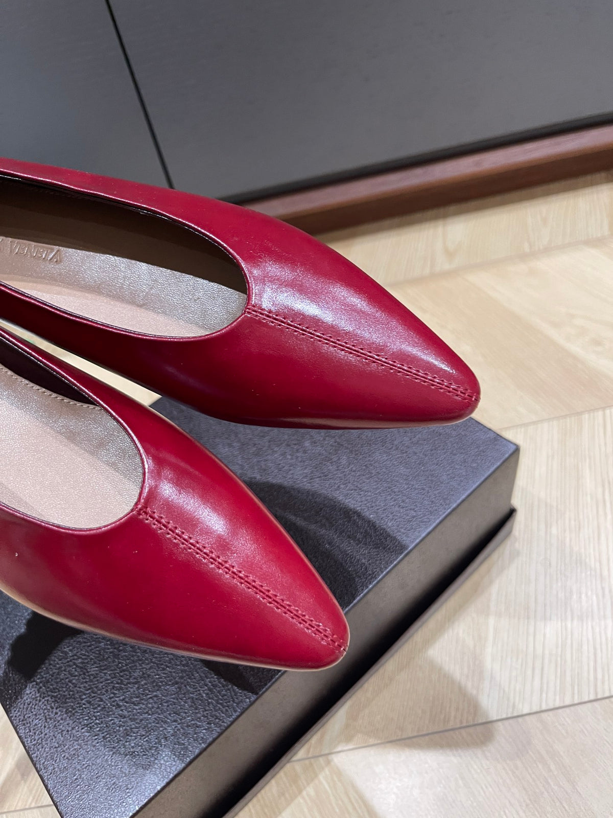 Bottega Veneta Black & Red Designer Shoes EU 35-40 Edition 4 - detail image 4