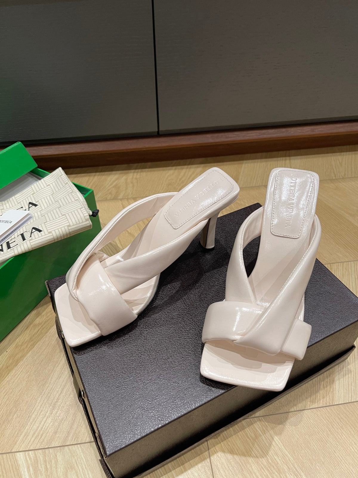 Bottega Veneta Black & Brown Slides EU 35-39