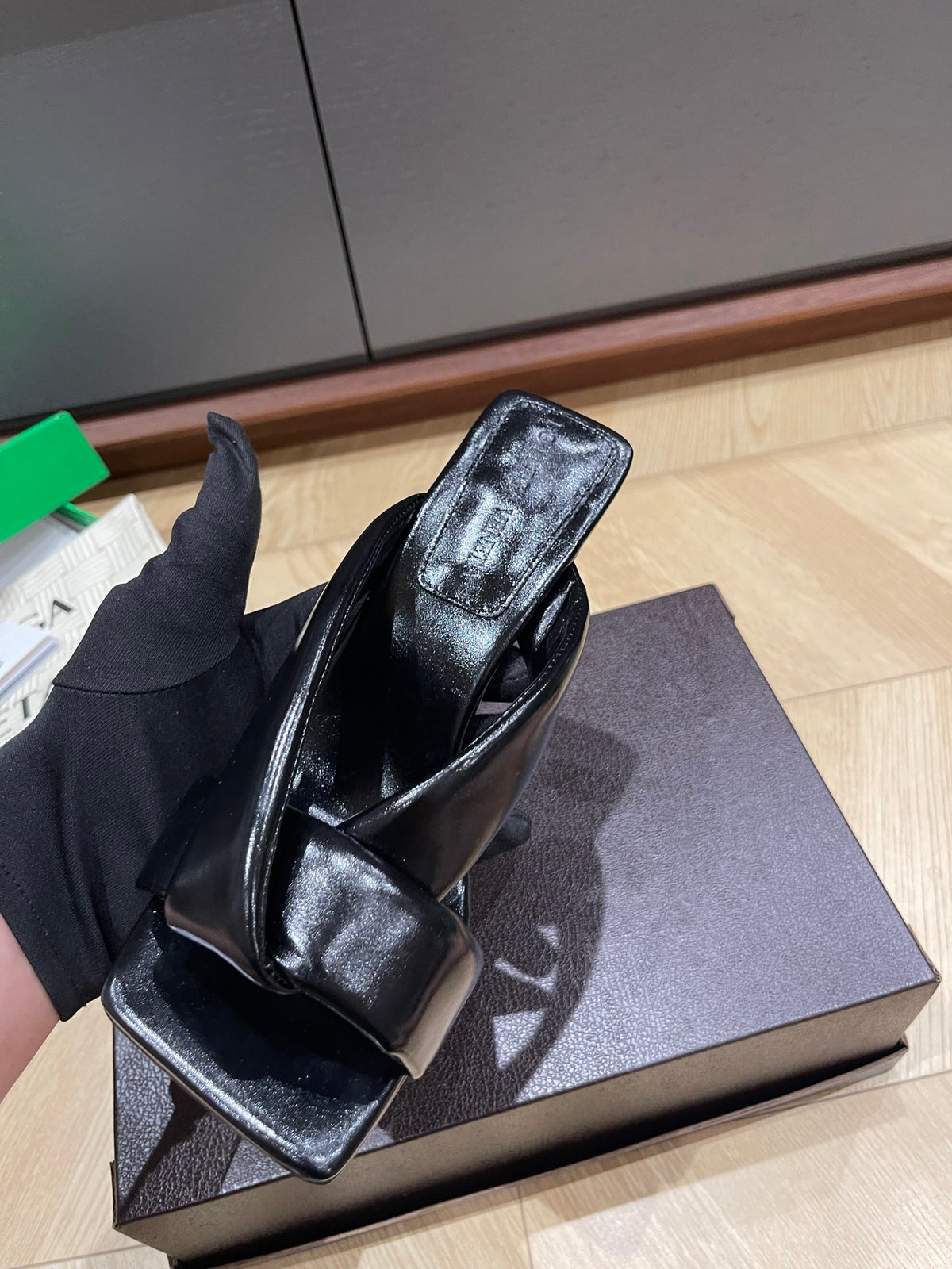 Bottega Veneta Black Slides EU 35-39 - detail image 4