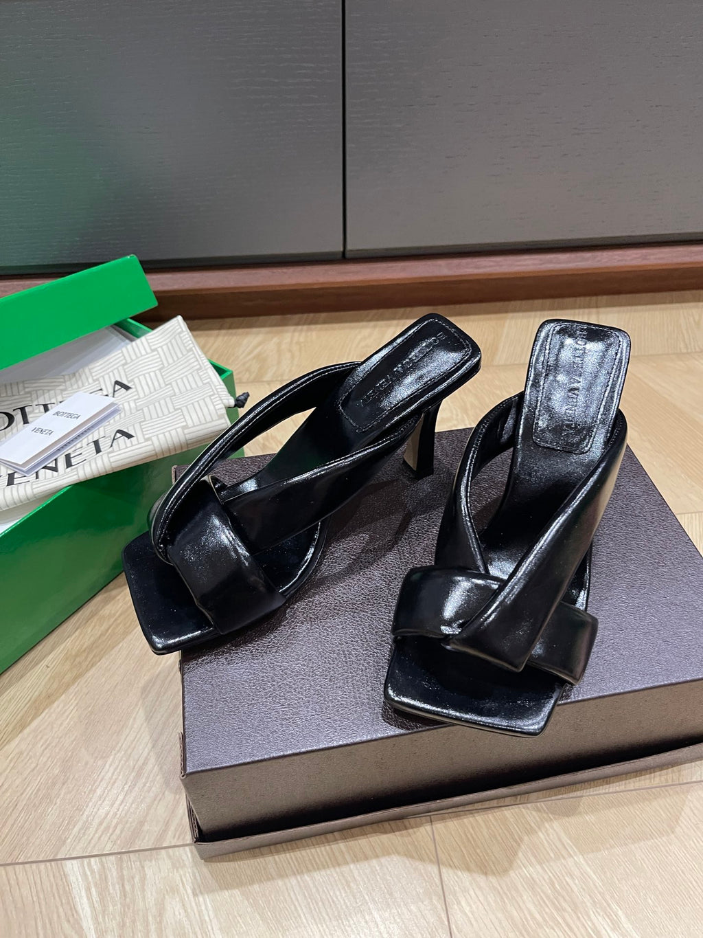 Bottega Veneta Black Slides EU 35-39
