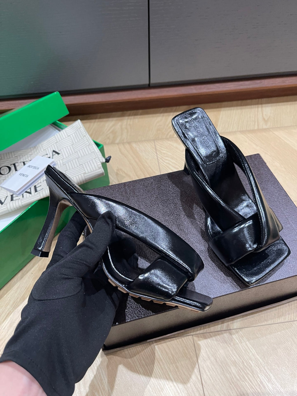 Bottega Veneta Black Slides EU 35-39 - detail image 3