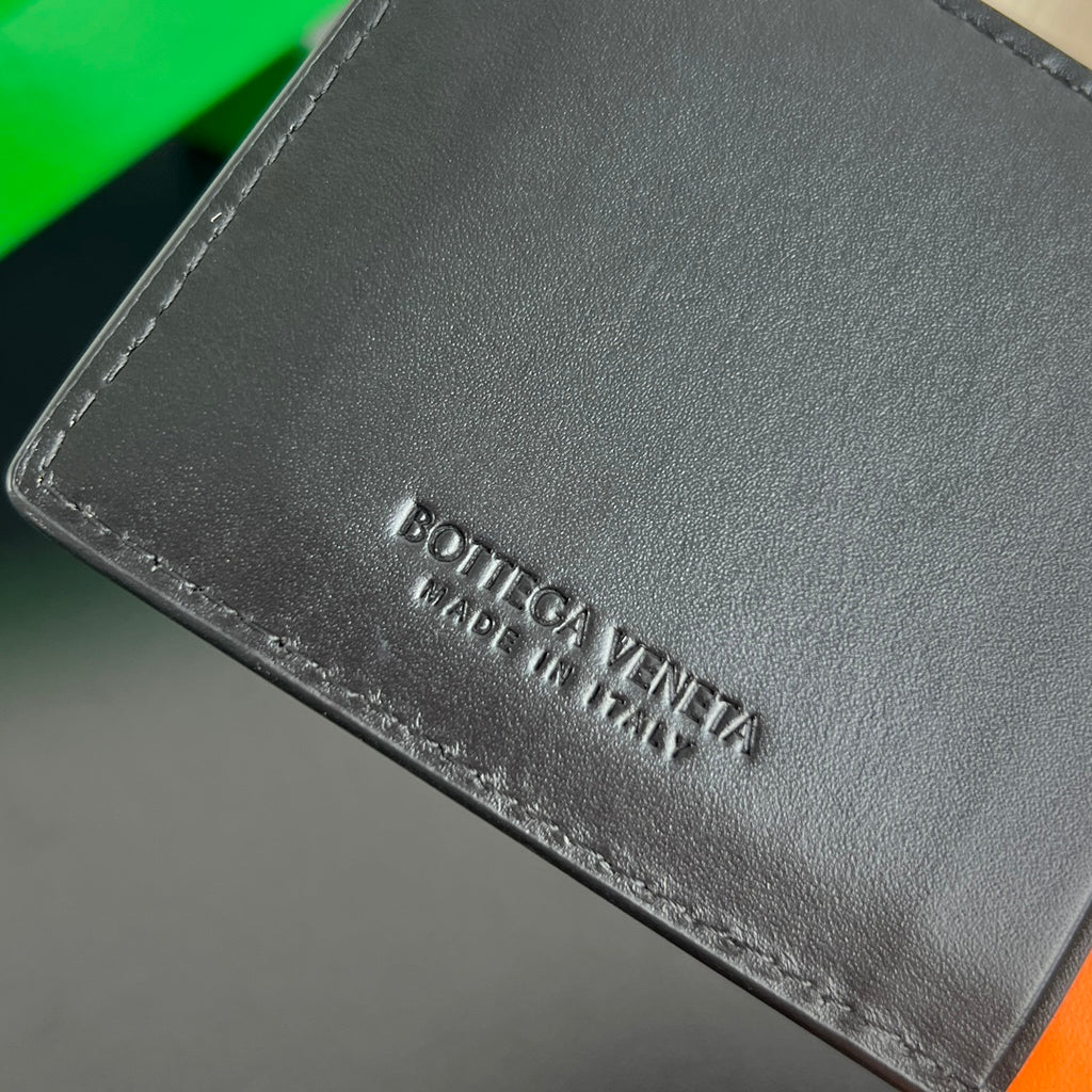 Bottega Veneta Black & Green Card Holder Edition 3 - detail image 9