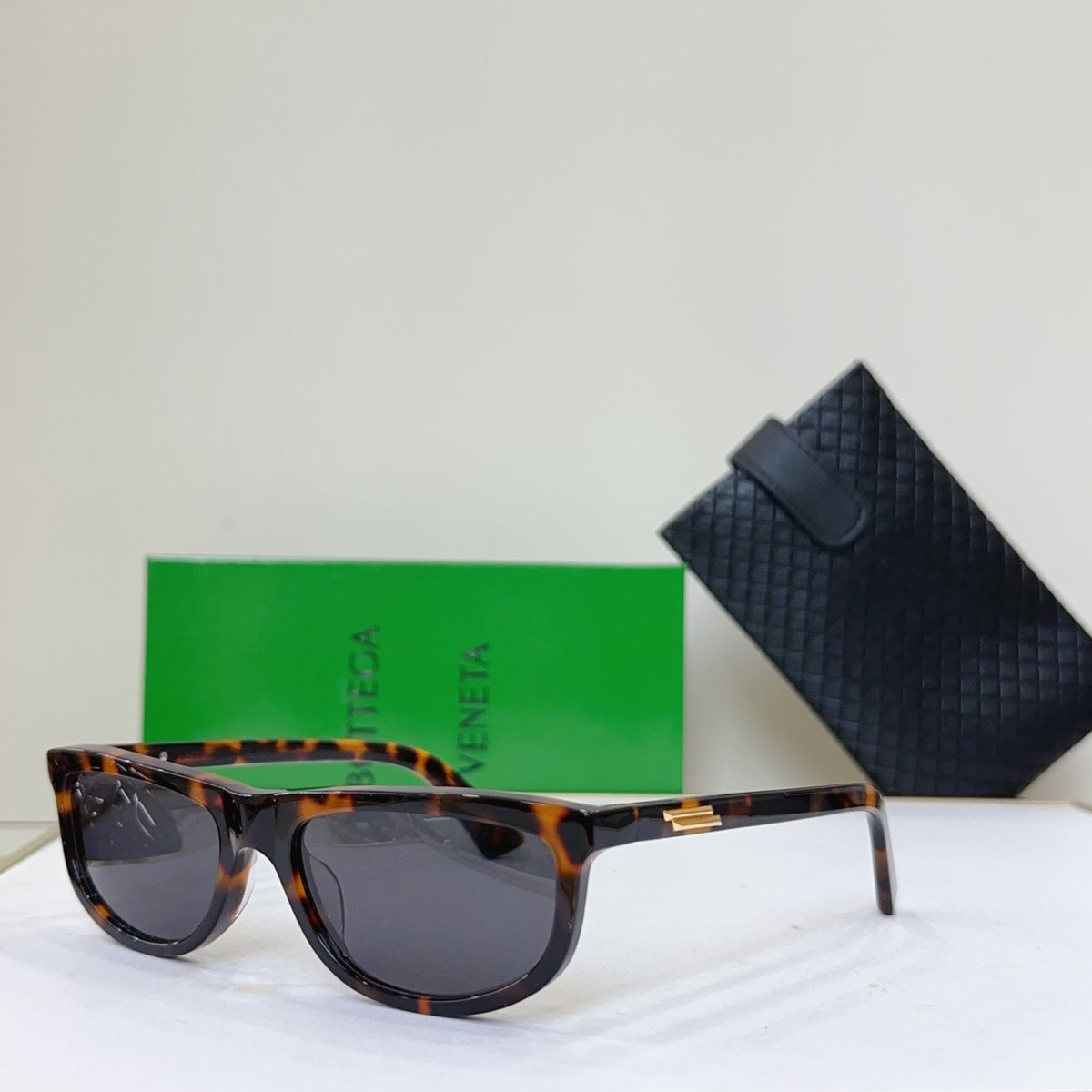 Bottega Veneta BV1327S Black & Green Designer Sunglasses 58-17-125 mm - detail image 3