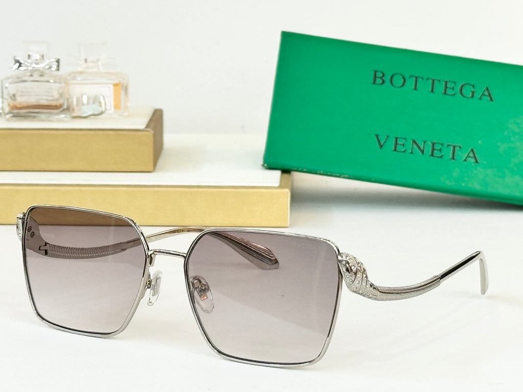 Bottega Veneta BV1427LU Green & Gold Designer Sunglasses 61-17-138 mm - detail image 2