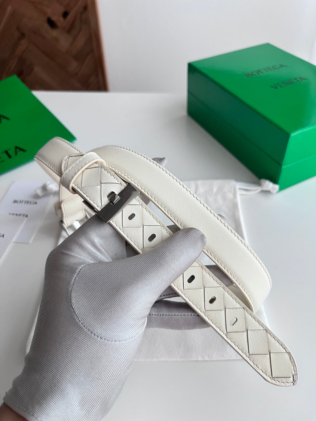 Bottega Veneta 836927V4R451019 Silver & Green Designer Watch Edition 2 - detail image 2