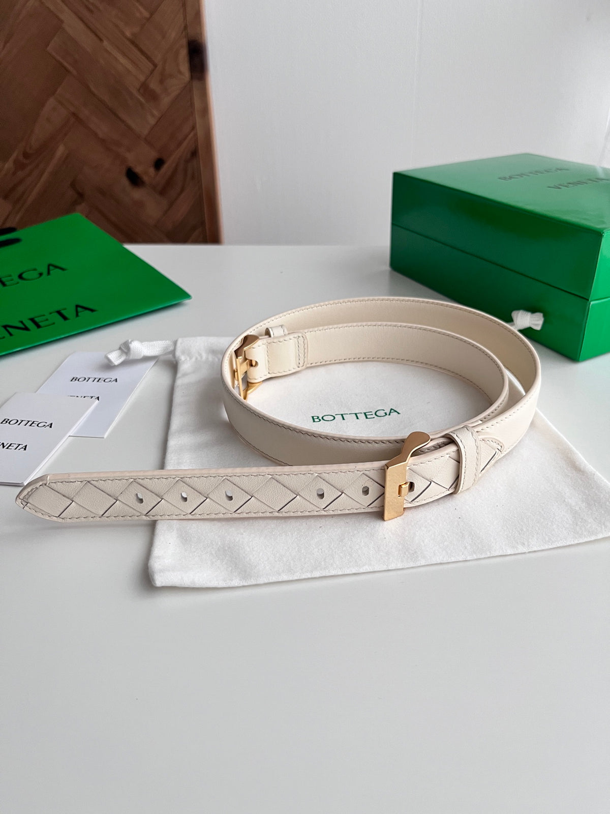 Bottega Veneta 836927V4R451019 Silver & Green Designer Watch