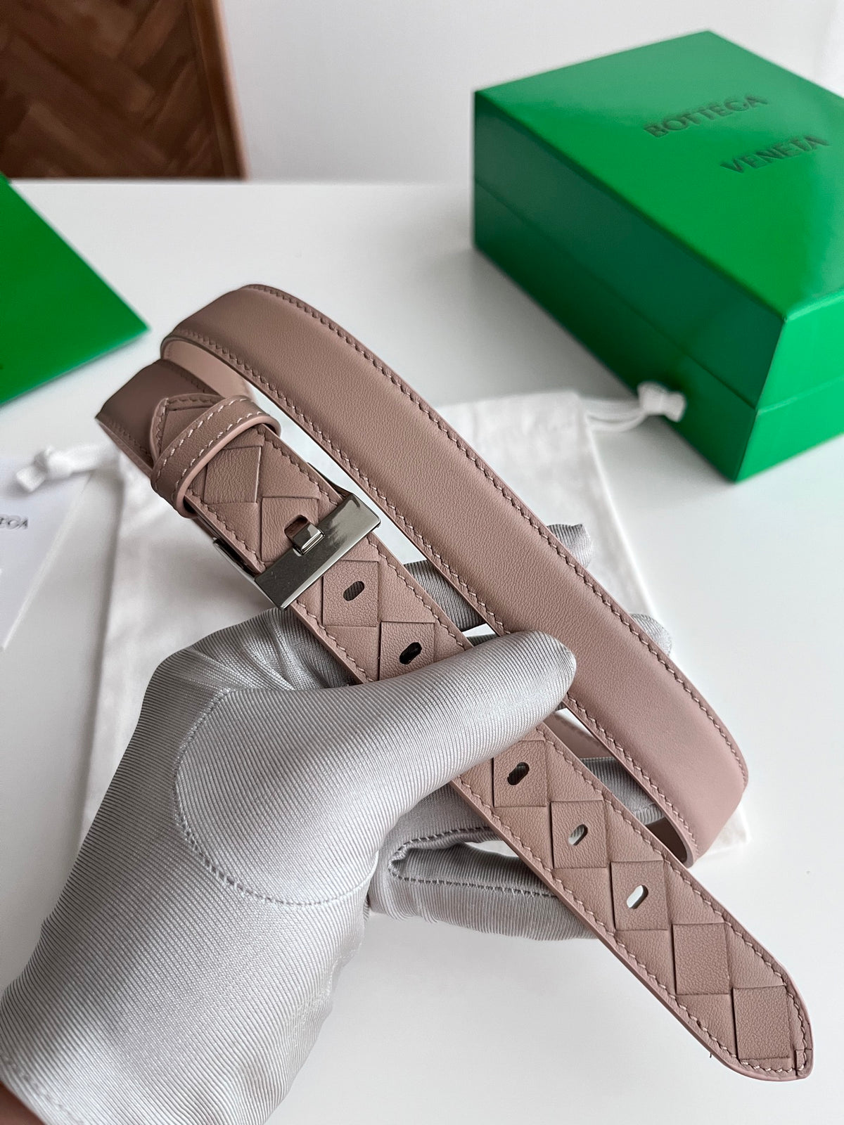 Bottega Veneta 836927V4R451019 Silver & Green Designer Watch Edition 6 - detail image 2