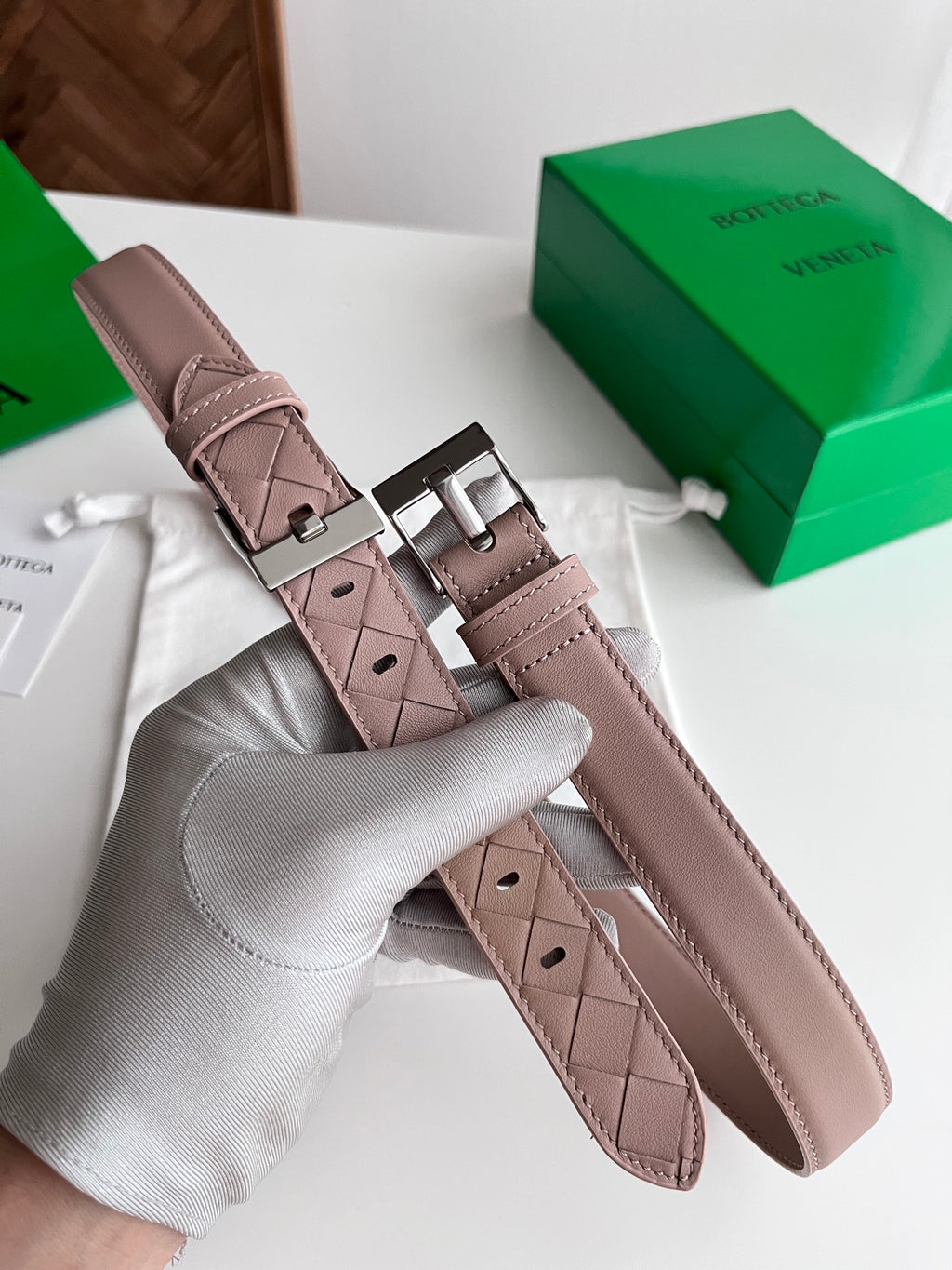 Bottega Veneta 836927V4R451019 Silver & Green Designer Watch Edition 6 - detail image 3