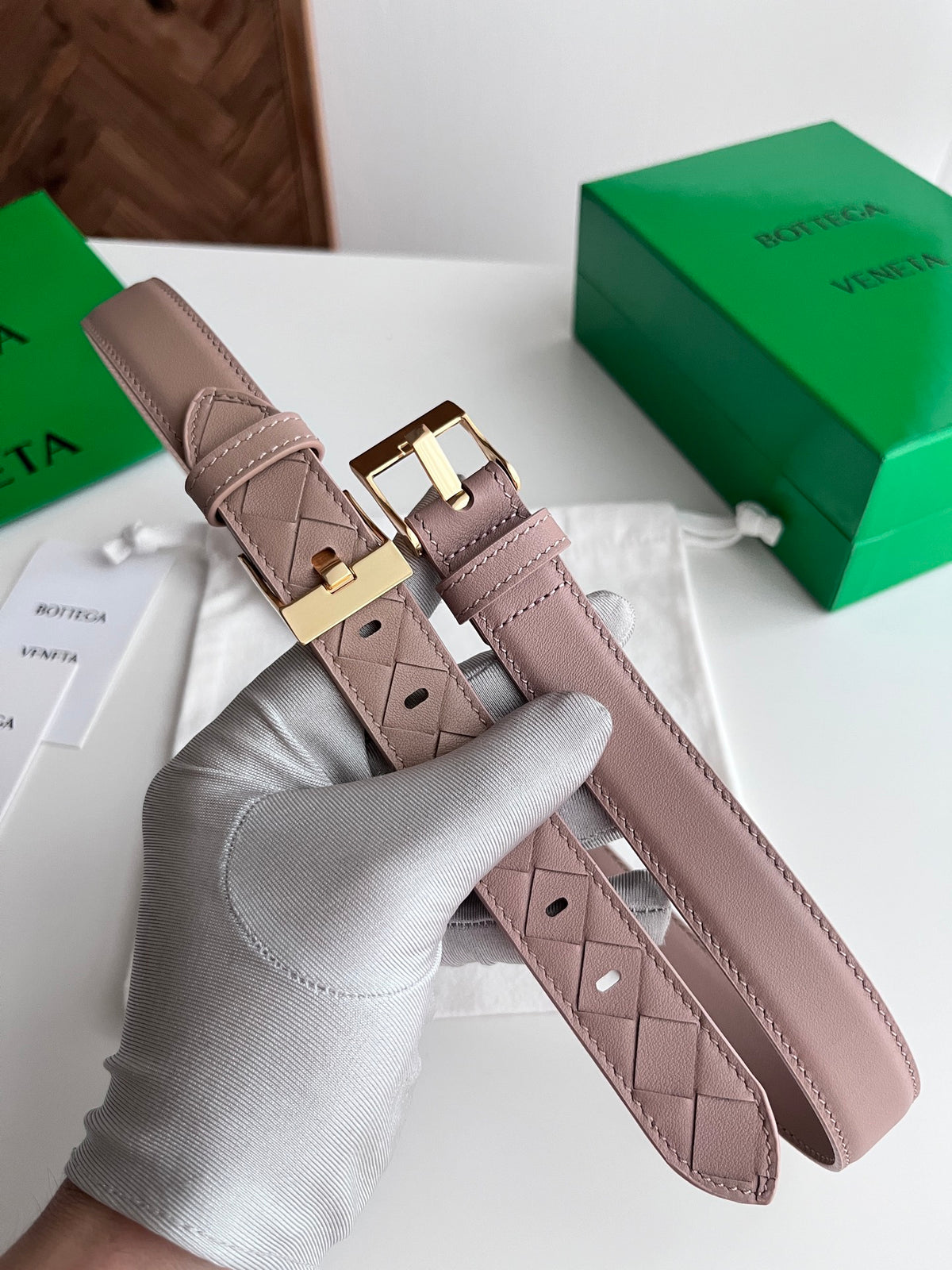 Bottega Veneta 836927V4R451019 Silver & Green Designer Watch Edition 5 - detail image 3