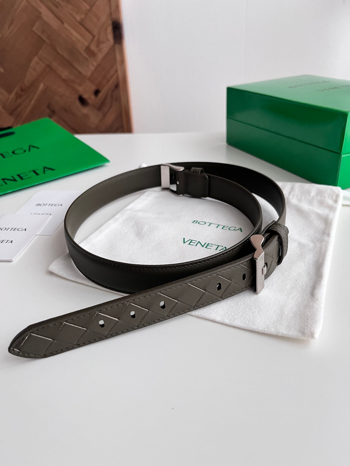 Bottega Veneta 836927V4R451019 Silver & Green Designer Watch Edition 4