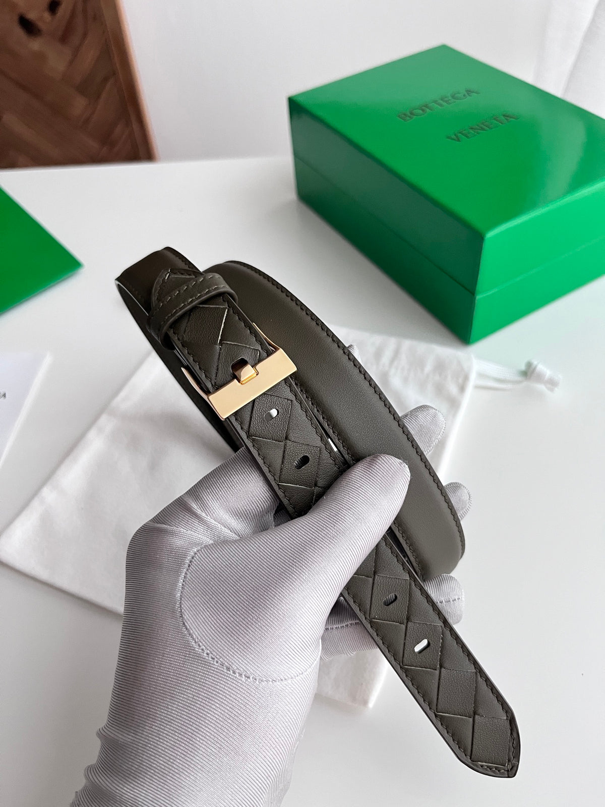 Bottega Veneta 836927V4R451019 Silver & Green Designer Watch Edition 3 - detail image 2