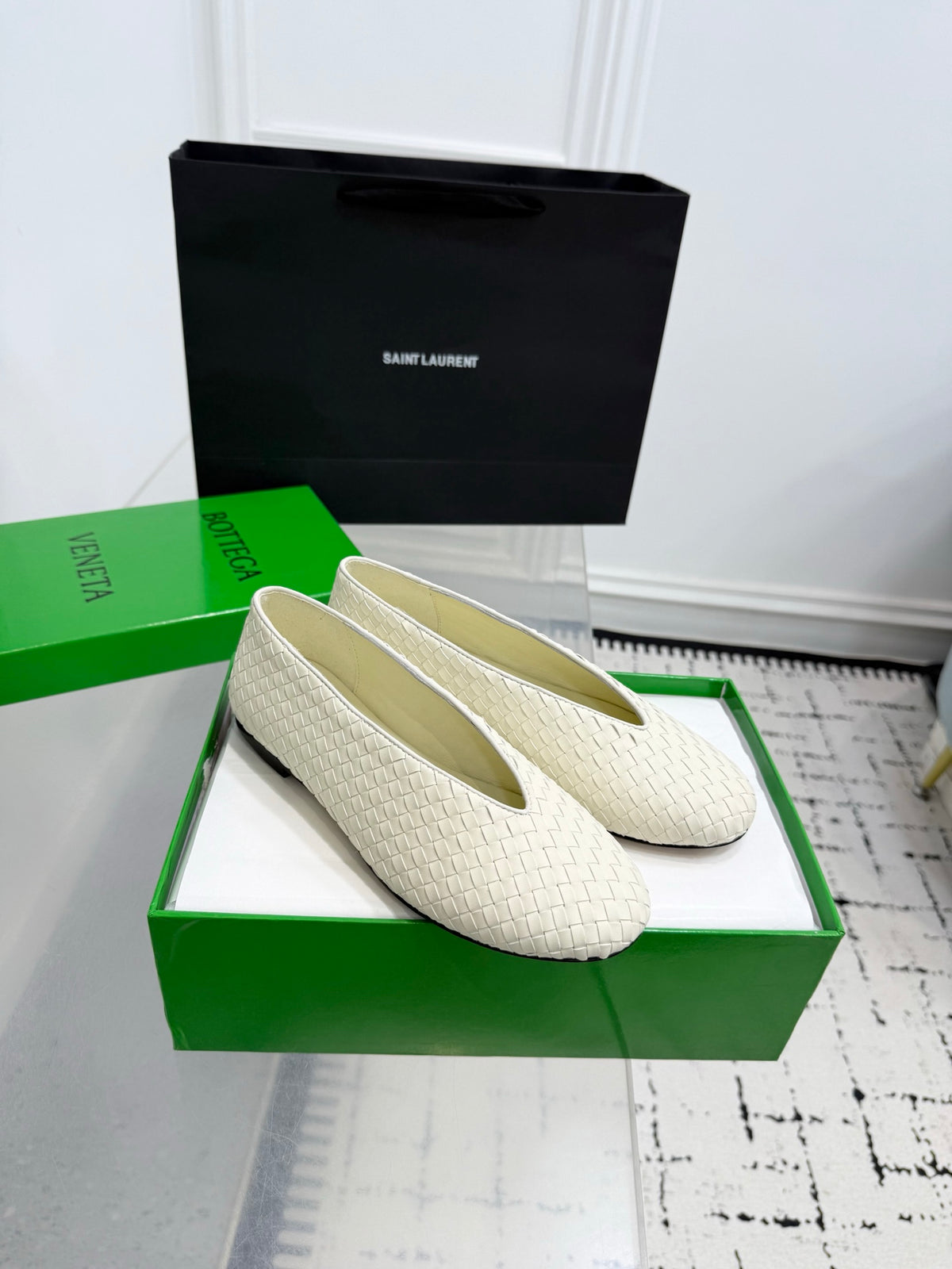 Bottega Veneta 40.41.42 Black & Green Ballet Flats EU 35-42 Edition 3 - detail image 2