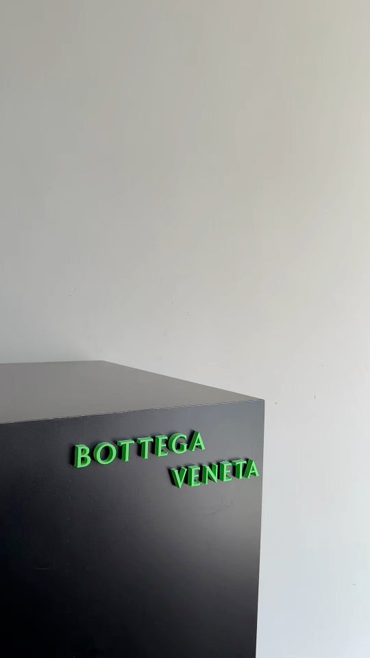 Bottega Veneta Black Designer Handbag Edition 580