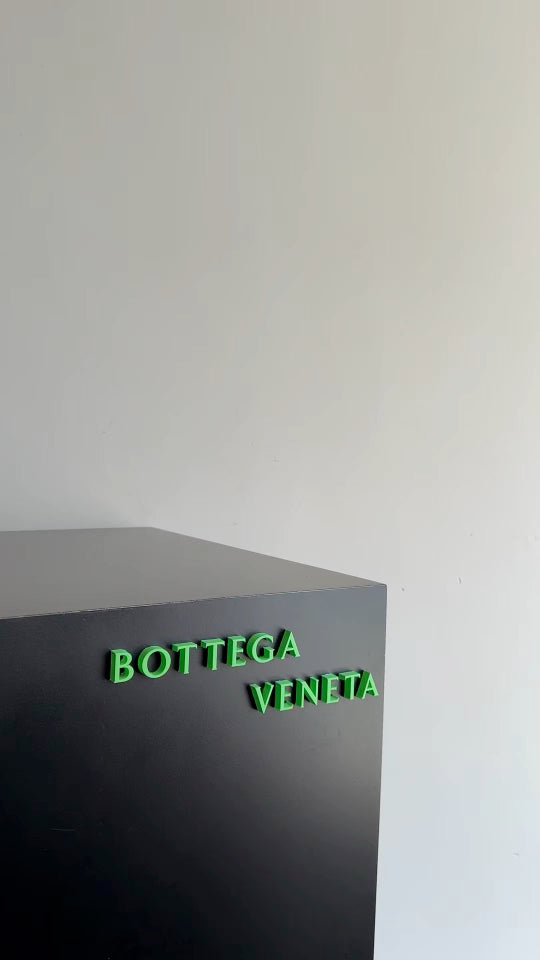 Bottega Veneta Black Designer Handbag Edition 578