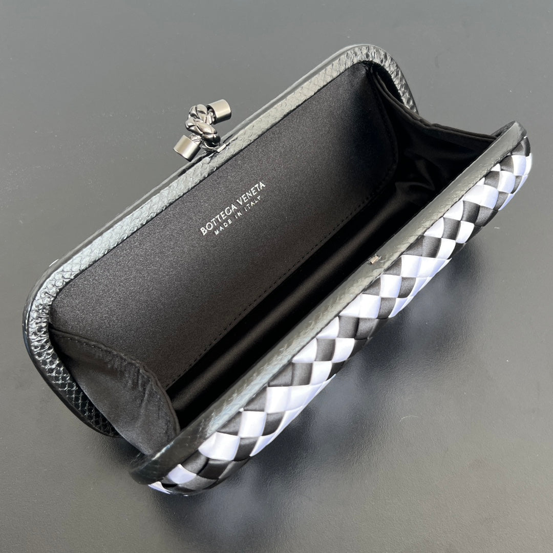 Bottega Veneta 25X10X5 Black Designer Handbag - detail image 7