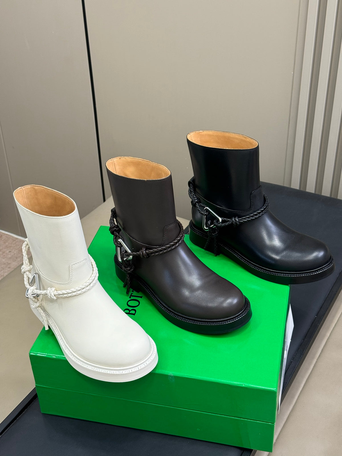 Bottega Veneta Black & Green Designer Shoes EU 35-41 Edition 9