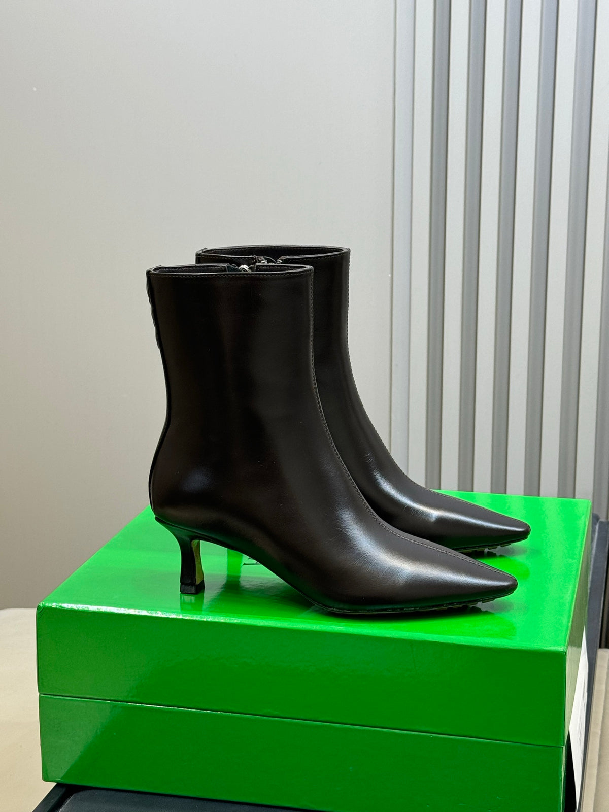 Bottega Veneta Black & Green Designer Shoes EU 35-41 Edition 15