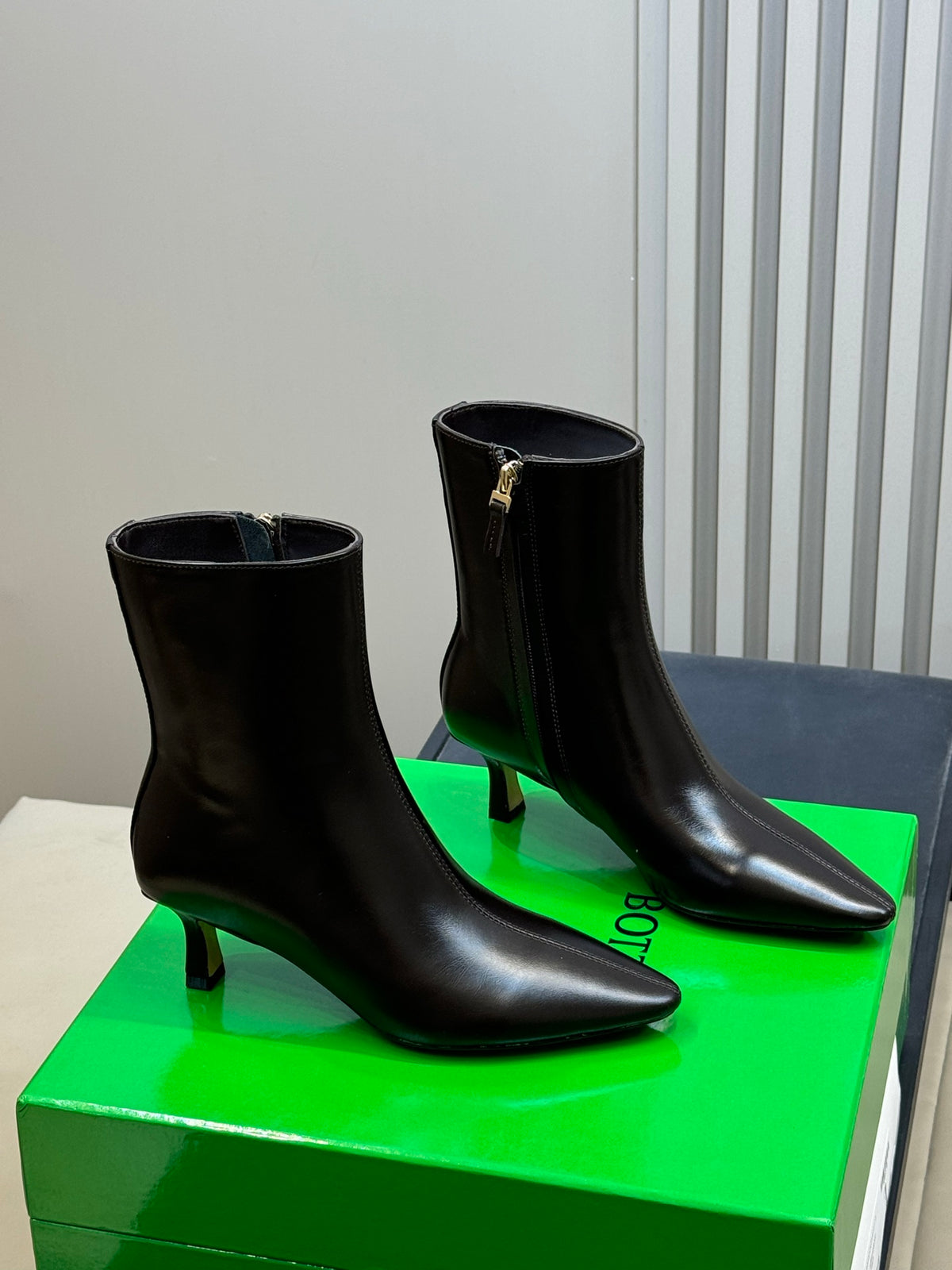 Bottega Veneta Black & Green Designer Shoes EU 35-41 Edition 15 - detail image 4
