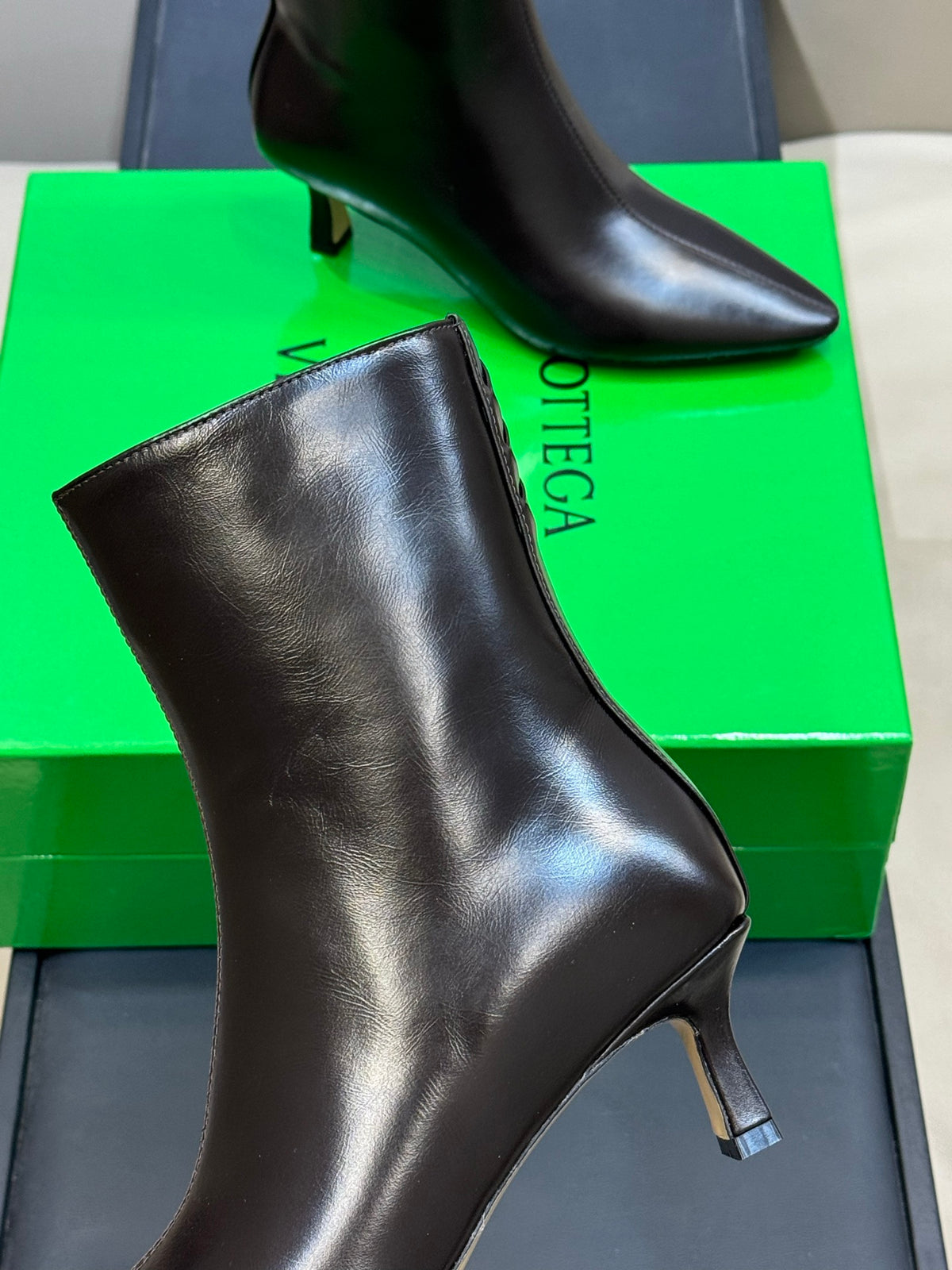 Bottega Veneta Black & Green Designer Shoes EU 35-41 Edition 15 - detail image 8