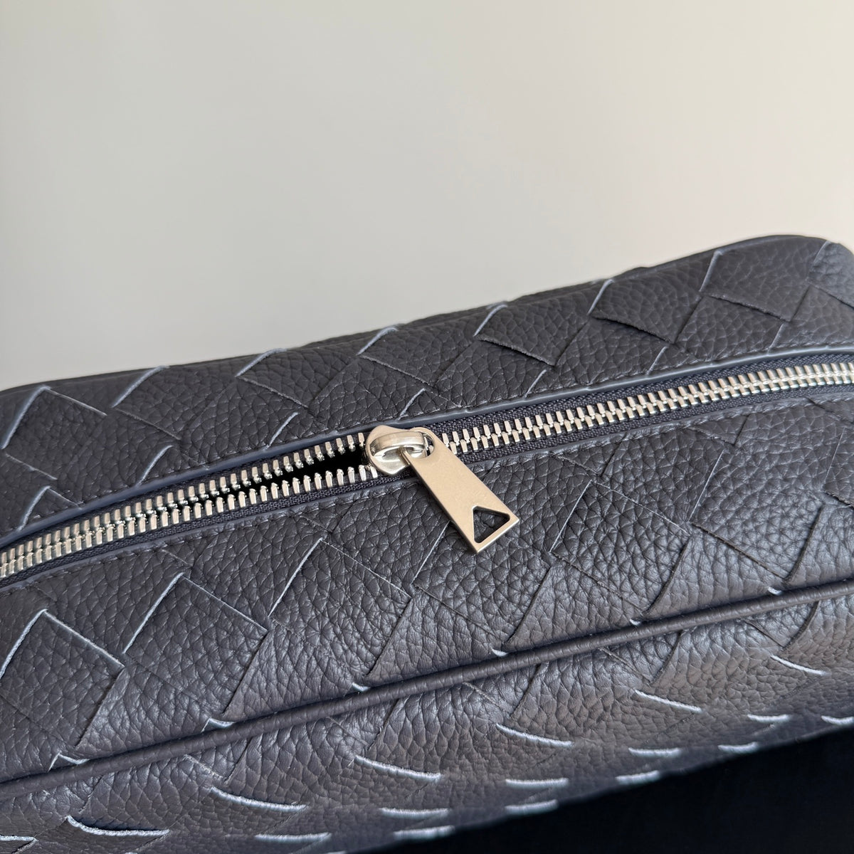 Bottega Veneta 729295 Black Designer Handbag Edition 2 - detail image 6