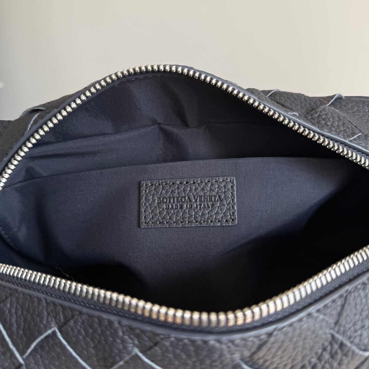 Bottega Veneta 729295 Black Designer Handbag Edition 2 - detail image 7