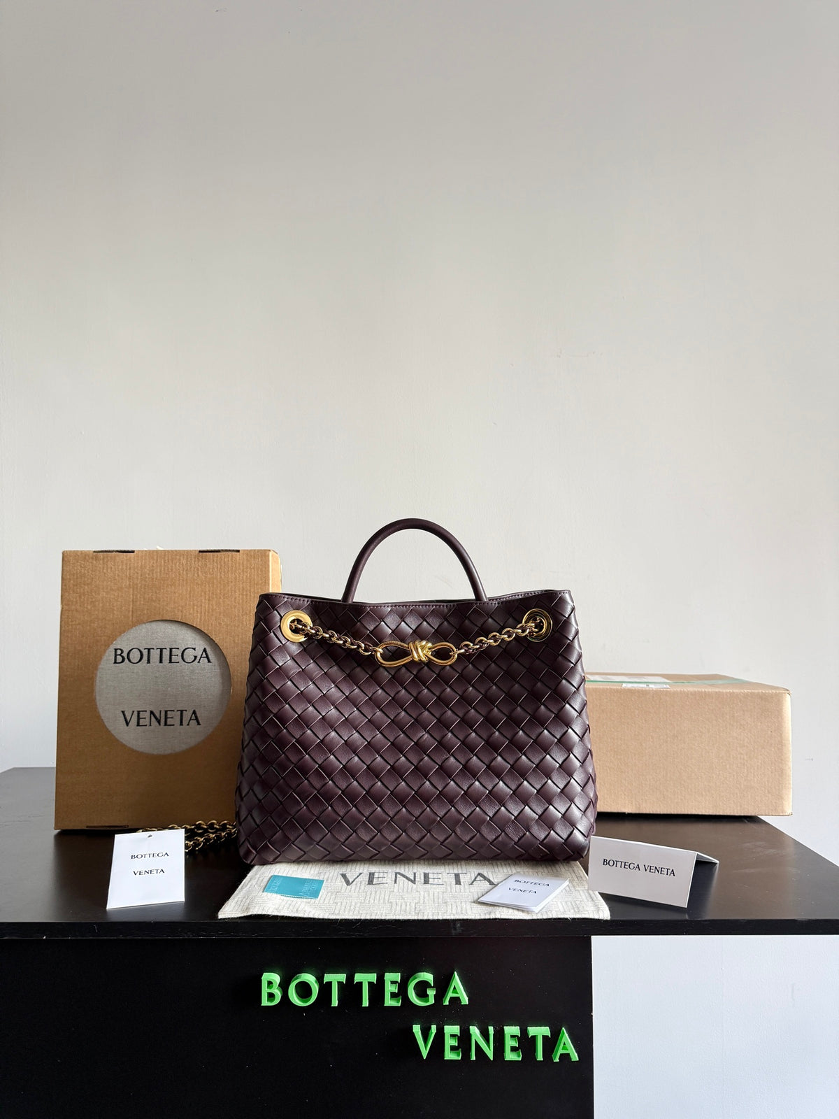 Bottega Veneta Black Designer Handbag Edition 256