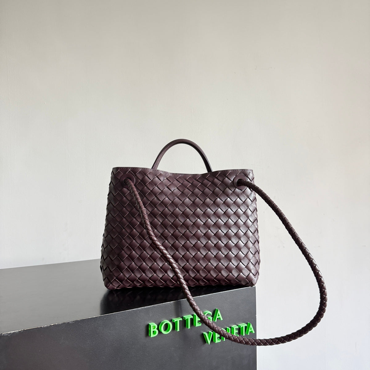 Bottega Veneta 743572 White Designer Handbag Edition 5 - detail image 3