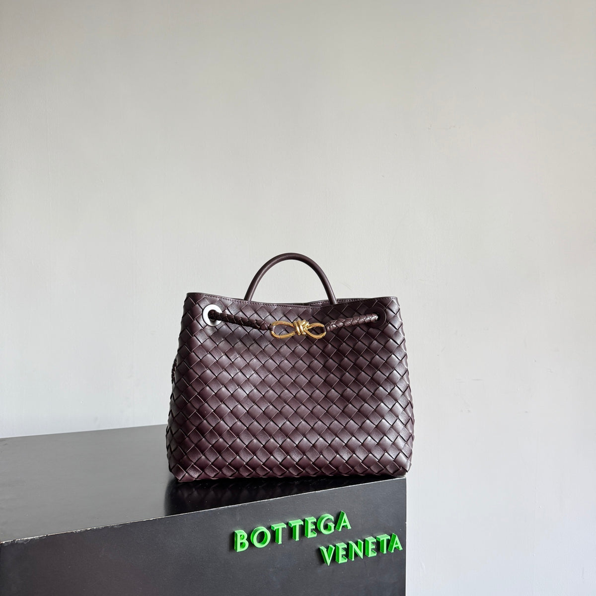 Bottega Veneta 743572 White Designer Handbag Edition 5