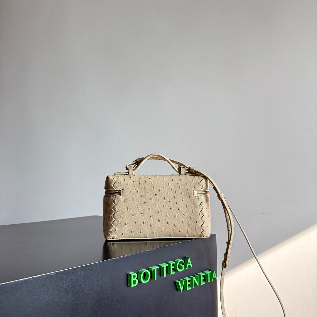 Bottega Veneta 817785 Brown Designer Handbag - detail image 5